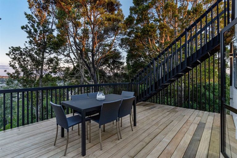 Photo of property in 3/22 Arcadia Crescent, Bayview, Auckland, 0629