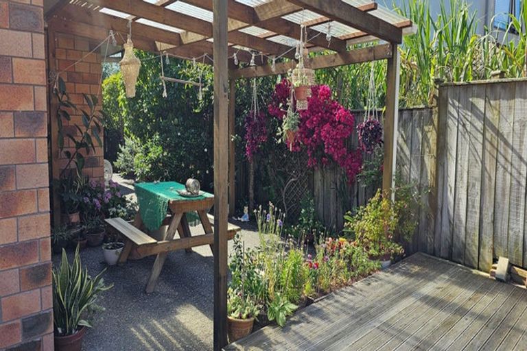 Photo of property in 4 Oswald Close, Flat Bush, Auckland, 2016