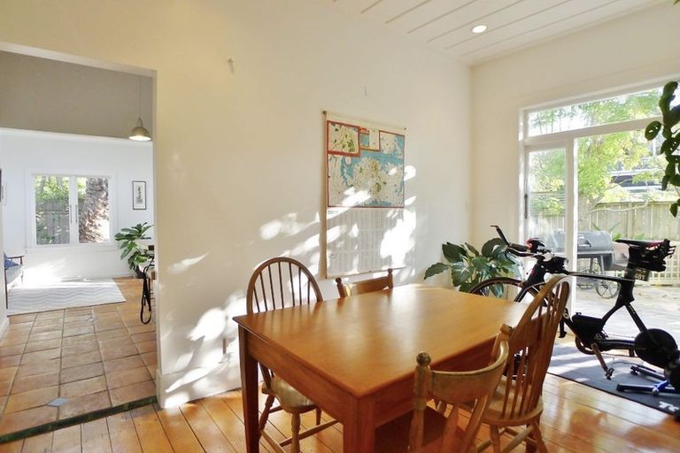 Photo of property in 29 Stafford Road, Northcote Point, Auckland, 0627