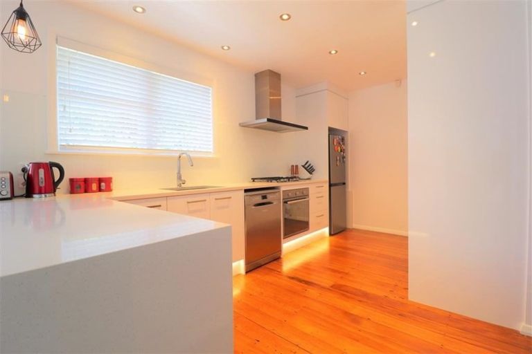 Photo of property in 22 Bowater Place, Manurewa, Auckland, 2102