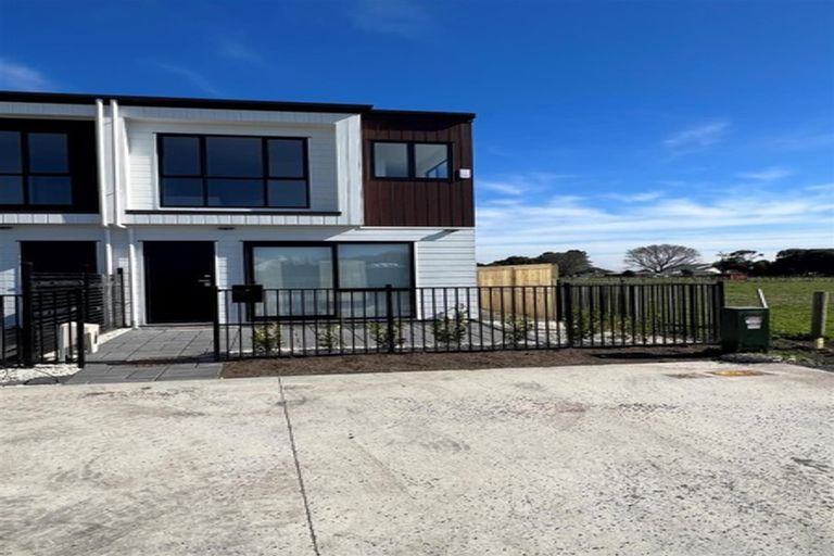 Photo of property in 31 Aramata Road, Papakura, 2110