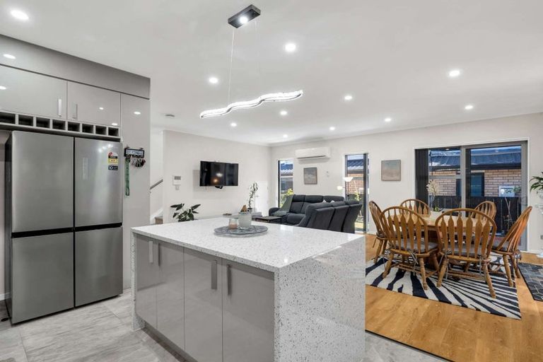 Photo of property in 114b Everglade Drive, Totara Heights, Auckland, 2105