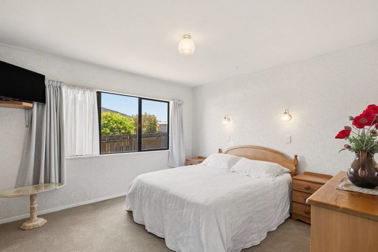 Photo of property in 2 Marwood Place, Mount Maunganui, 3116