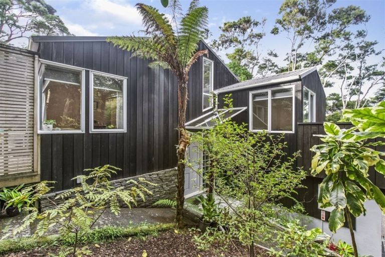 Photo of property in 2/52 Fowler Street, Northcote, Auckland, 0627