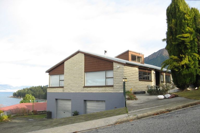 Photo of property in 2 Veint Crescent, Queenstown, 9300