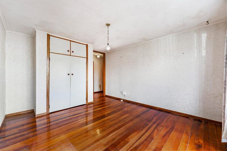 Photo of property in 38 Toru Street, Te Atatu Peninsula, Auckland, 0610