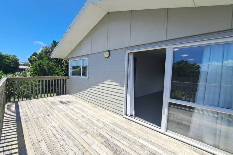 Photo of property in 100 Barrys Road, Glendene, Auckland, 0602