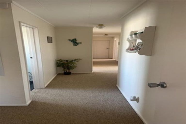 Photo of property in 2 Winslow Place, Levin, 5510