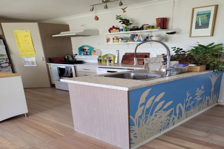 Photo of property in 34 Sievers Grove, Cannons Creek, Porirua, 5024