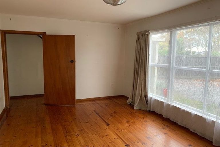 Photo of property in 21 Guildford Street, Burnside, Christchurch, 8053