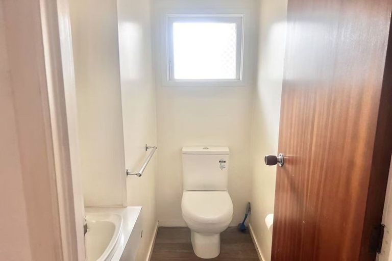 Photo of property in 6 Miramar Place, Pakuranga, Auckland, 2010