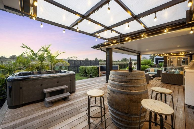 Photo of property in 583 State Highway 16, Kumeu, 0891