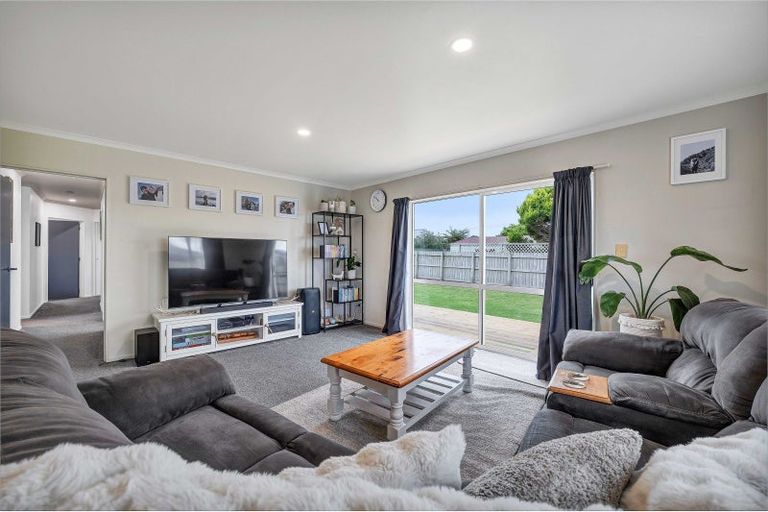 Photo of property in 75 Tauhuri Street, Manaia, 4612