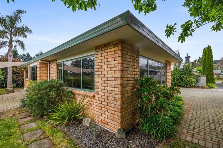 Photo of property in 24 Caulfield Place, Pukehangi, Rotorua, 3015