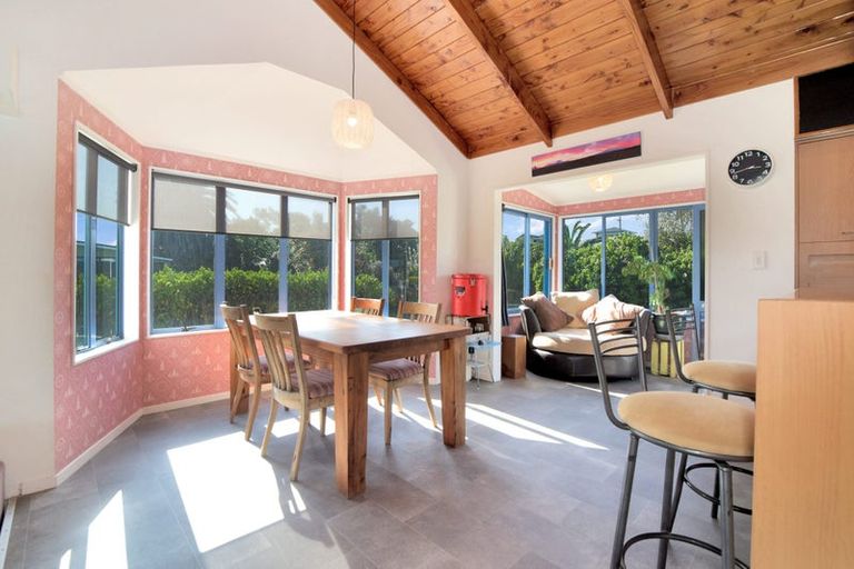 Photo of property in 242 Pukehina Parade, Pukehina, Te Puke, 3189