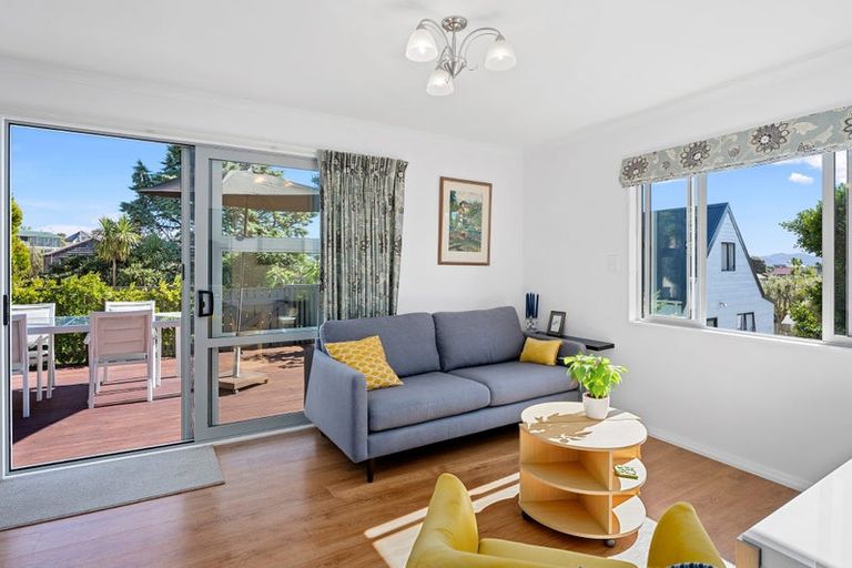 Photo of property in 15 Napier Grove, Waikanae Beach, Waikanae, 5036