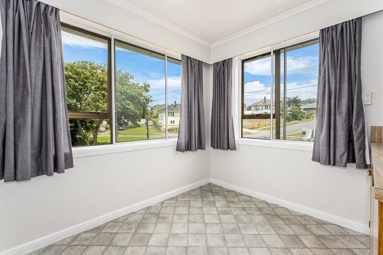 Photo of property in 15 Maher Place, Ranui, Porirua, 5024
