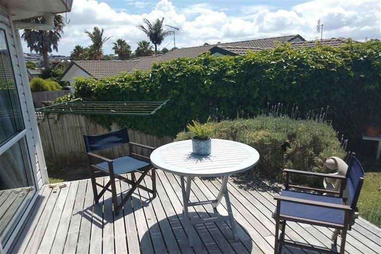 Photo of property in 27 Palmgreen Court, Stanmore Bay, Whangaparaoa, 0932
