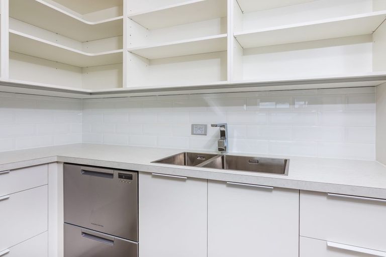 Photo of property in 2 Lochinvar Lane, Acacia Bay, Taupo, 3385