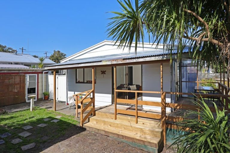 Photo of property in 2/103 Sturges Road, Henderson, Auckland, 0612