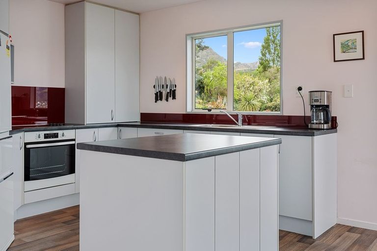 Photo of property in 16 Dudley Road, Lyttelton, 8082