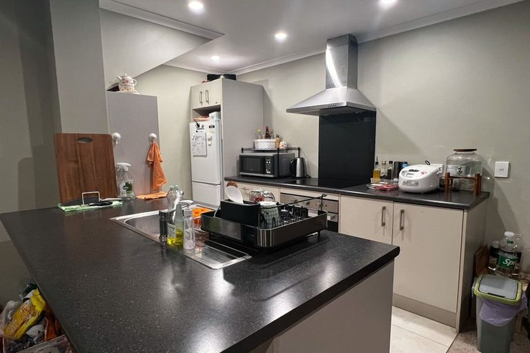 Photo of property in 2/129 The Parade, Island Bay, Wellington, 6023