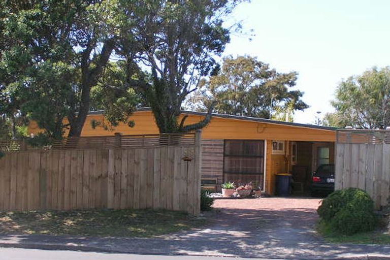 Photo of property in 155 Forrest Hill Road, Forrest Hill, Auckland, 0620