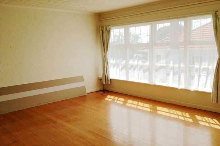 Photo of property in 2/228 Onewa Road, Birkenhead, Auckland, 0626