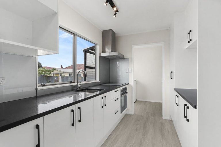 Photo of property in 2/152 Rathgar Road, Henderson, Auckland, 0610