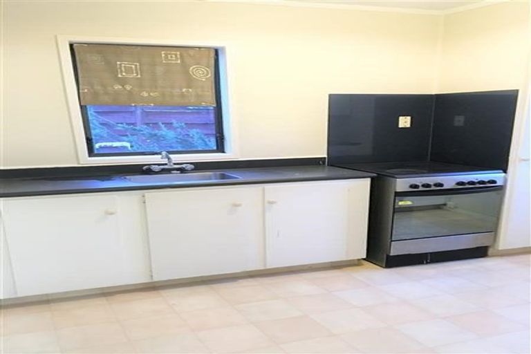 Photo of property in 1/22 Highland Park Drive, Highland Park, Auckland, 2010