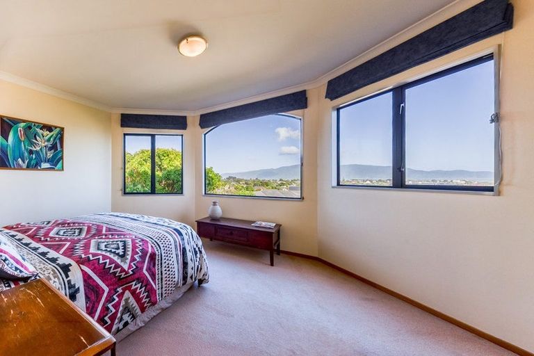 Photo of property in 3 Shearwater Rise, Paraparaumu Beach, Paraparaumu, 5032