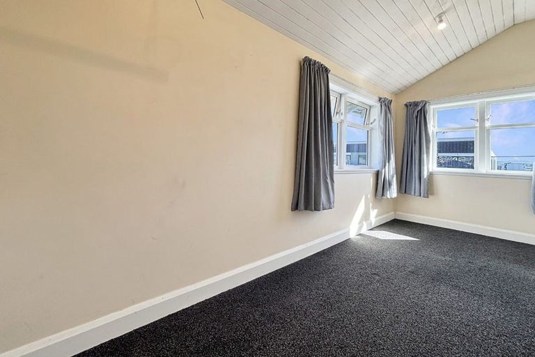 Photo of property in 17 Hankey Street, Mount Cook, Wellington, 6011