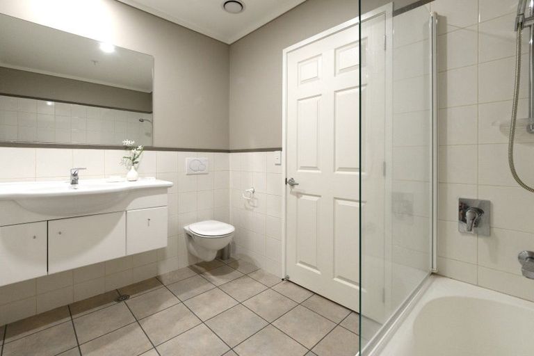 Photo of property in 12/72e Devonport Road, Tauranga, 3110