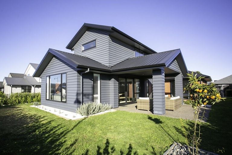 Photo of property in 33 Rose Leigh Drive, Cambridge, 3434