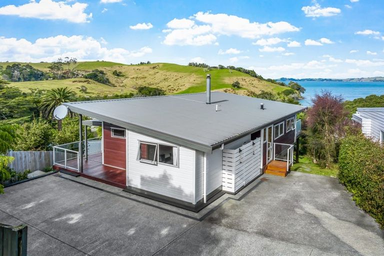 Photo of property in 79 Clinton Road, Tawharanui Peninsula, Warkworth, 0986
