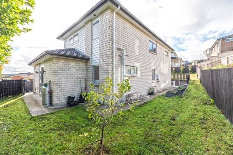 Photo of property in 23 Vino Cina Heights, Ranui, Auckland, 0612