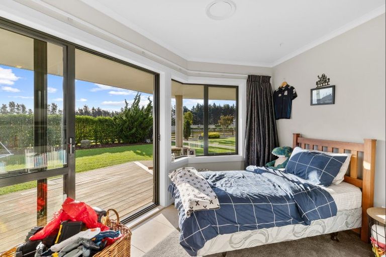 Photo of property in 44 Tutakarae Road, Kelvin Grove, Palmerston North, 4470