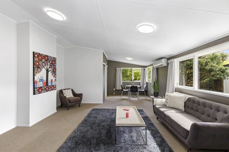 Photo of property in 7 Dunsandel Grove, Silverstream, Upper Hutt, 5019