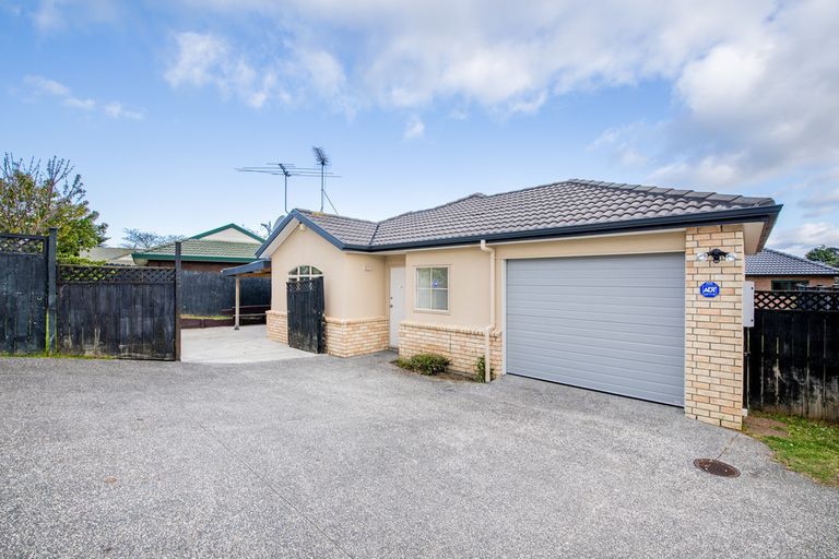 Photo of property in 14 Ashmere Lane, Weymouth, Auckland, 2103