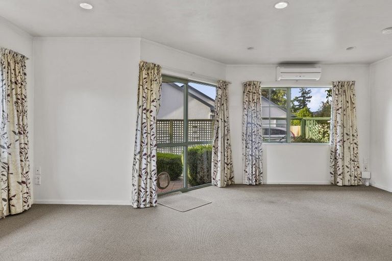 Photo of property in 1/8 Kathleen Place, Rainbow Point, Taupo, 3330