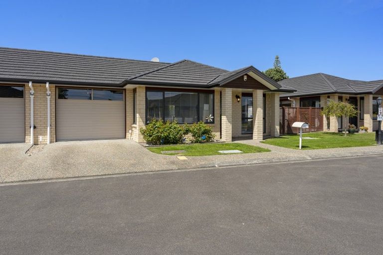 Photo of property in 15 Ian Peter Way, Otaki, 5512