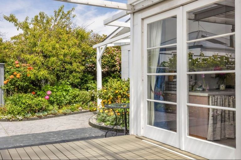 Photo of property in 2/18 Packe Street, Edgeware, Christchurch, 8013