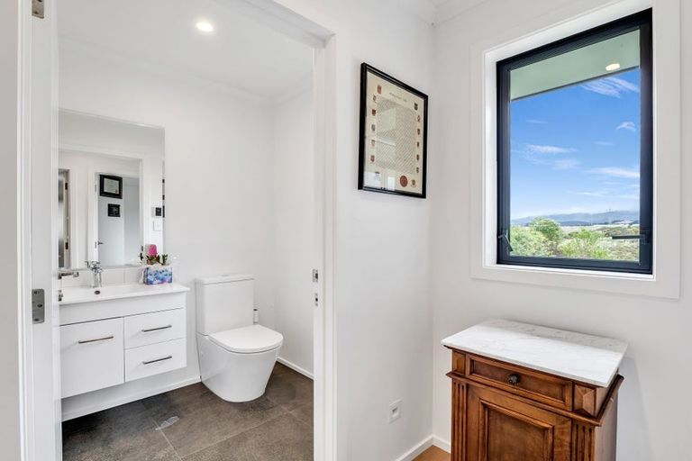 Photo of property in 42 Silicon Way, Fitzherbert, Palmerston North, 4410