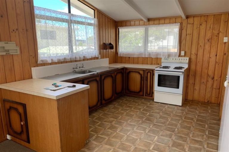 Photo of property in 8 Kauri Crescent, Snells Beach, 0920