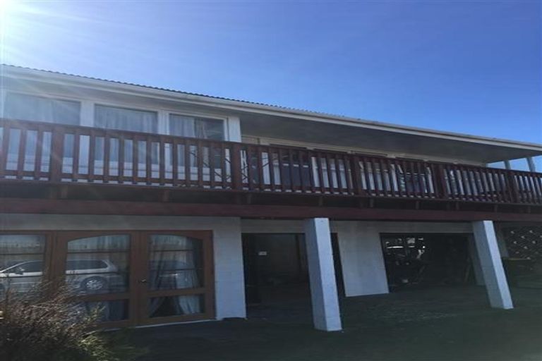 Photo of property in 18 Sulphur Beach Road, Northcote Point, Auckland, 0627