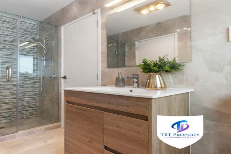 Photo of property in 3/504 Swanson Road, Ranui, Auckland, 0612