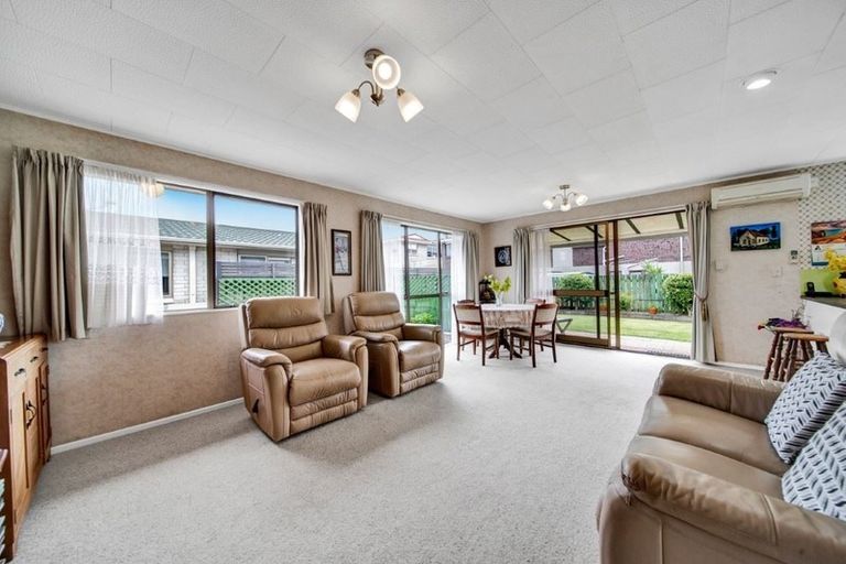 Photo of property in 13a Karamu Street, Strandon, New Plymouth, 4312