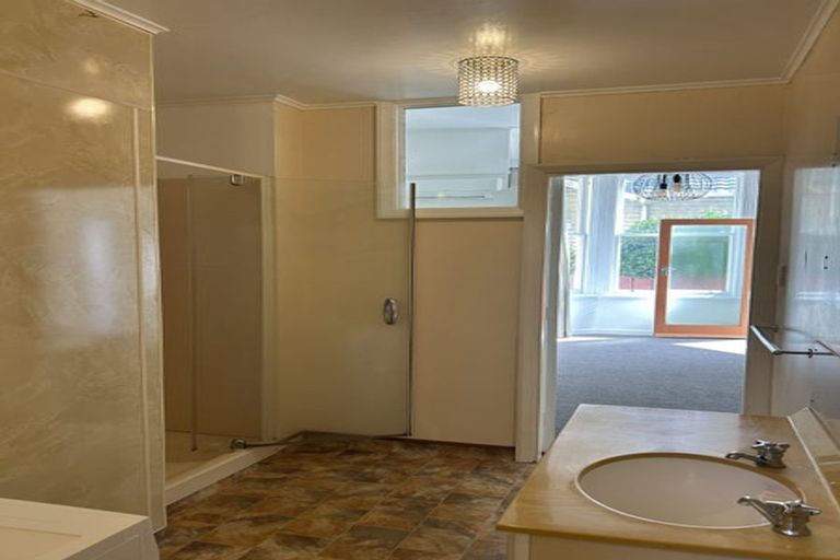 Photo of property in 280 Adelaide Road, Newtown, Wellington, 6021