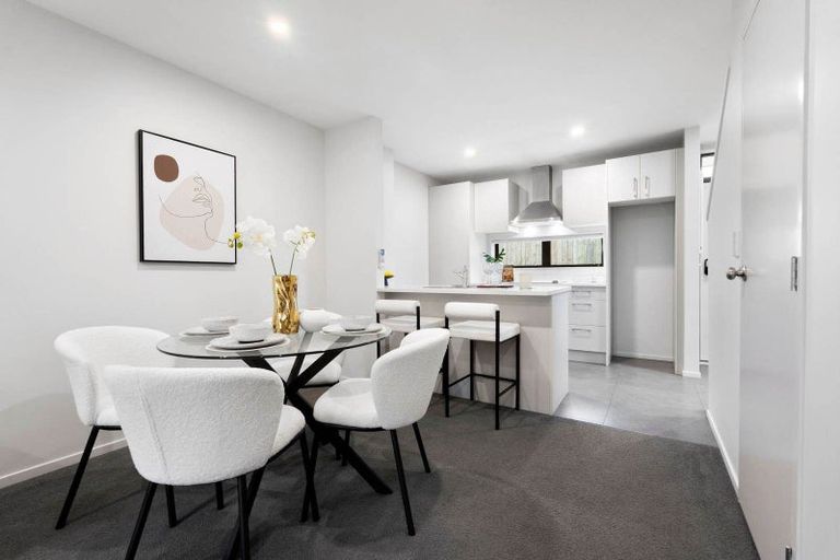 Photo of property in 60d Seymour Road, Sunnyvale, Auckland, 0612