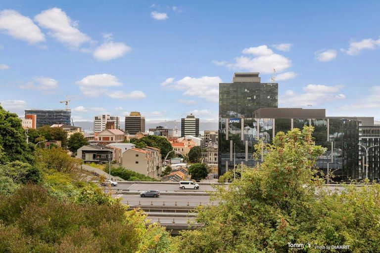 Photo of property in 16 Parliament Street, Thorndon, Wellington, 6011